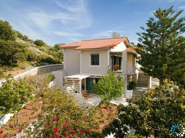 Villa Potamos