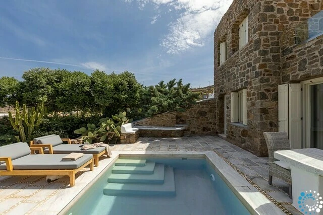 Villa Rhea