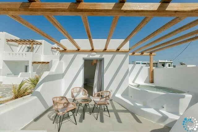 Suite Notara